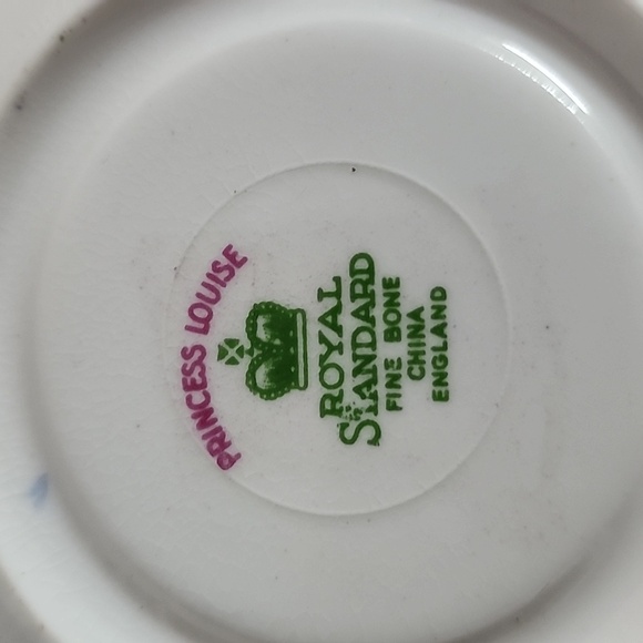 Vintage Royal Standard Princess Louise Teacup and Saucer - Picture 9 of 9